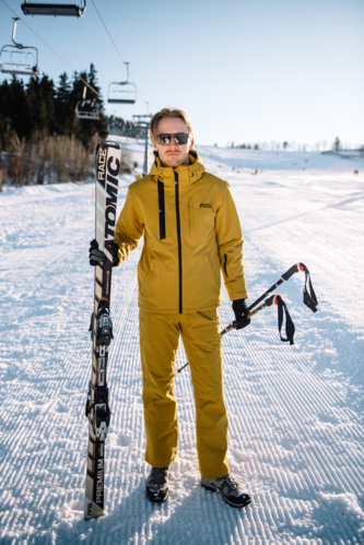 Yellow ski sales outfit