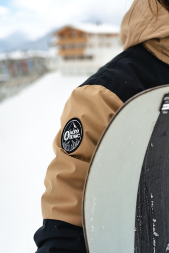 Beige hot sale snowboard jacket