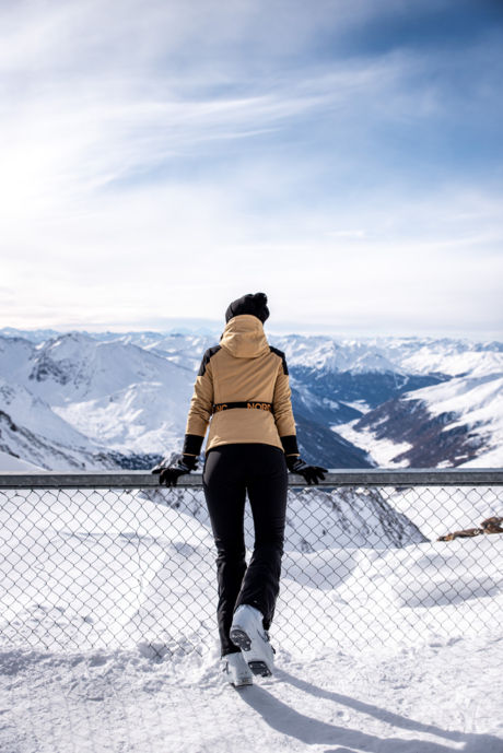 Women's beige softshell ski jacket BELTED